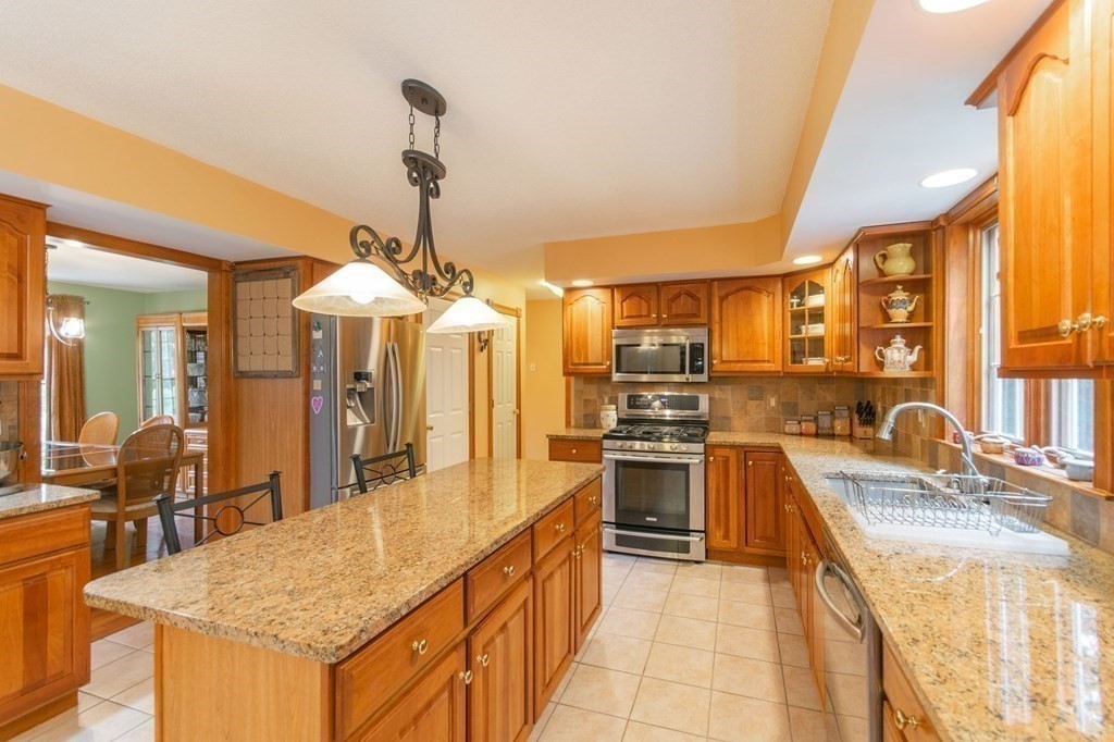 6 Hunters Ridge Circle Southwick, MA 01077 - Photo 4 of 40 Gallery Image 4