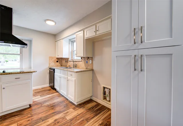 $319,900 | 12114 Dorrance Lane, Meadows Place, TX 77477