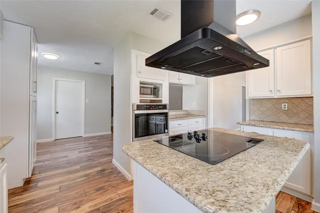 $319,900 | 12114 Dorrance Lane, Meadows Place, TX 77477