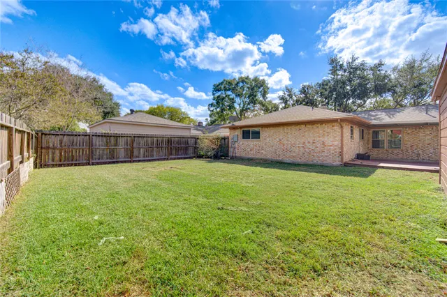 $319,900 | 12114 Dorrance Lane, Meadows Place, TX 77477