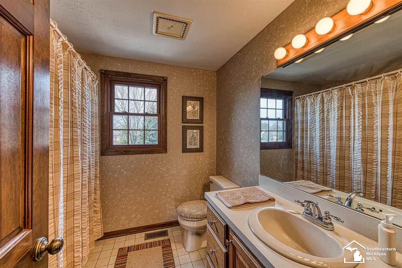 2240 North Custer Road Monroe, MI 48162 - Photo 17 of 21
