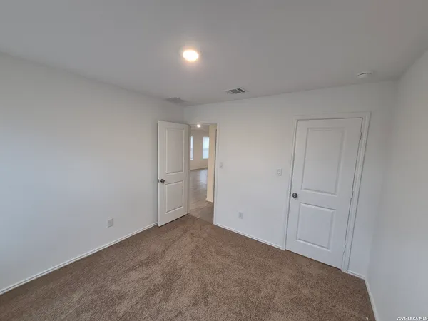 $1,295 | 12822 Chinali Springs, St. Hedwig, TX 78152