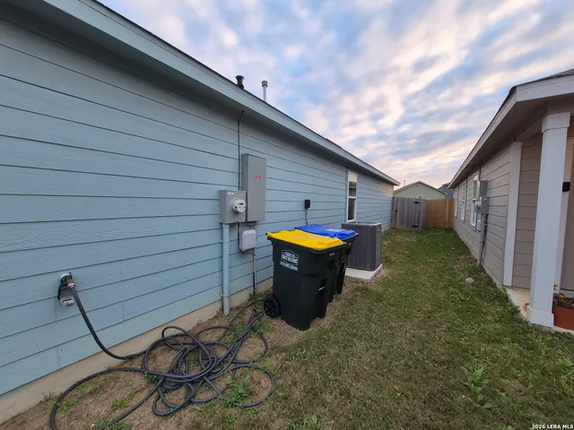 $1,295 | 12822 Chinali Springs, St. Hedwig, TX 78152