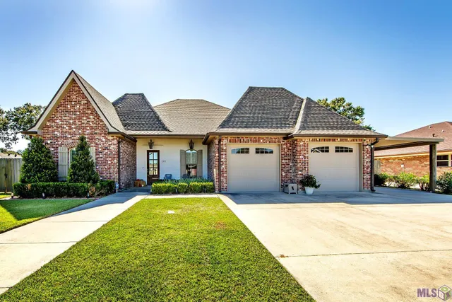 $559,000 | 205 Tiger Tail Road, Houma, LA 70360