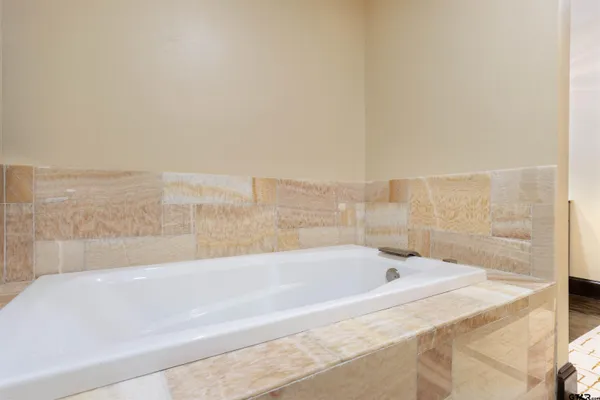 $2,999,900 | 2801 Wexford Drive, Unit 1401, Tyler, TX 75709