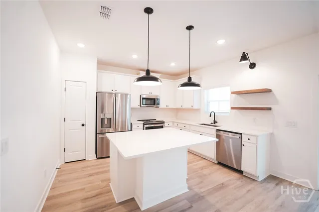 $2,600 | 108 Kingswood Circle, Bloomingdale, GA 31302