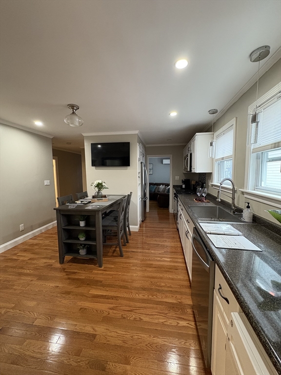 38 Governor Winthrop Road, Unit 1 Somerville, MA 02145 - Photo 6 of 6