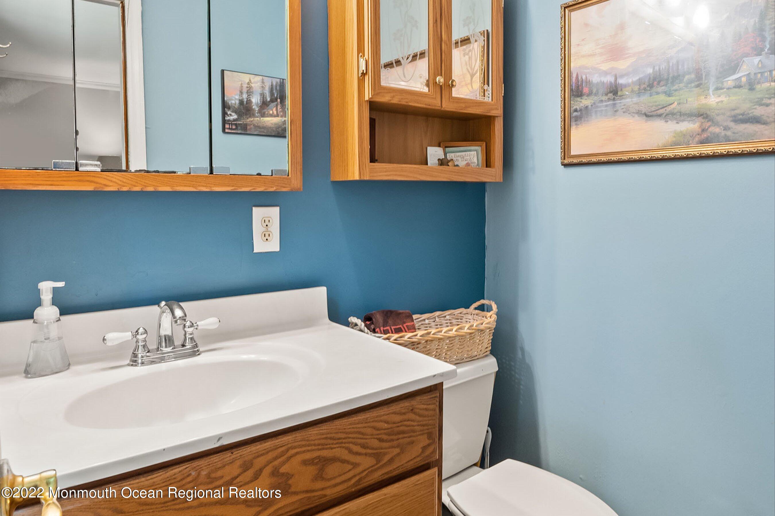 47 Cranmer Road Bayville, NJ 08721 - Photo 15 of 27 15-Int3 Lav1