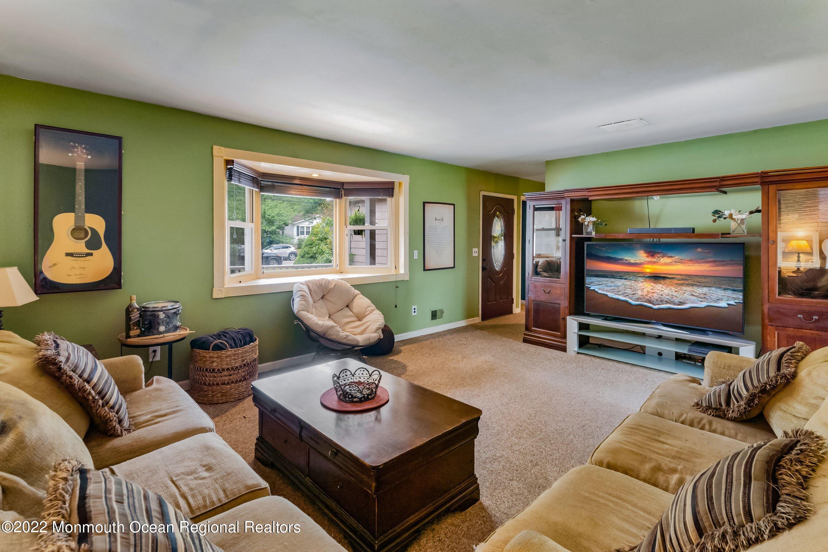 47 Cranmer Road Bayville, NJ 08721 - Photo 7 of 27 07-Int17 Living1b TV OPTION
