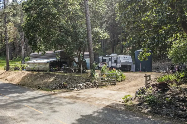 $250,000 | 2940 Dutch Creek Road, Junction City, CA 96048