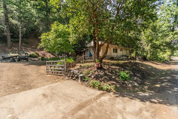 $250,000 | 2940 Dutch Creek Road, Junction City, CA 96048