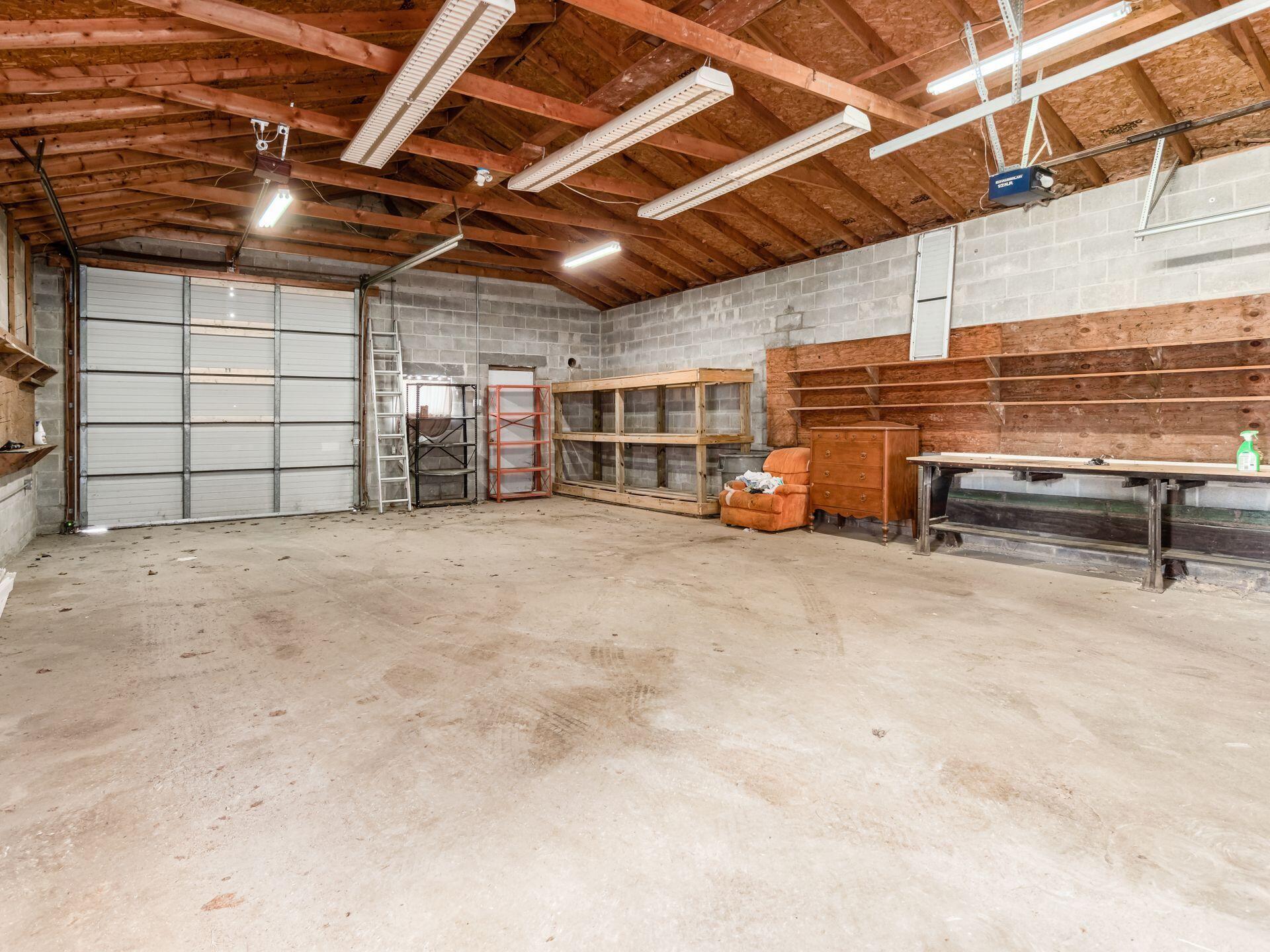 1590 Brown Road Columbus, OH 43223 - Photo 3 of 27 Large Garage