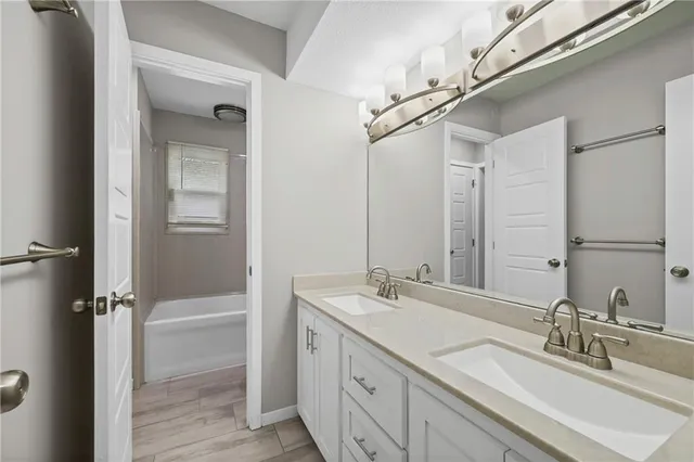 $264,900 | 805 Northwest Castle Drive, Blue Springs, MO 64015