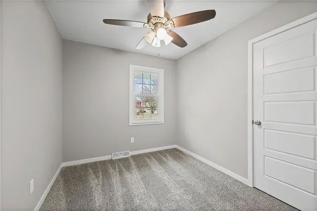 $264,900 | 805 Northwest Castle Drive, Blue Springs, MO 64015