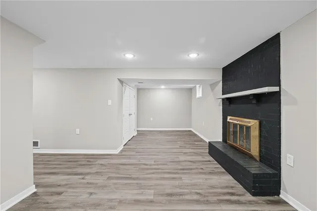 $264,900 | 805 Northwest Castle Drive, Blue Springs, MO 64015