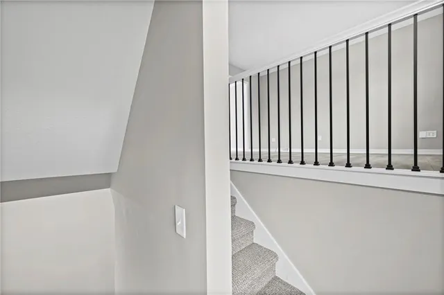 $264,900 | 805 Northwest Castle Drive, Blue Springs, MO 64015