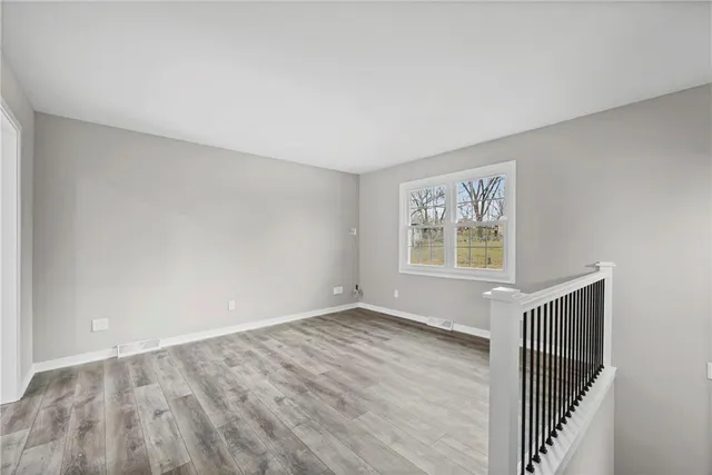 $264,900 | 805 Northwest Castle Drive, Blue Springs, MO 64015