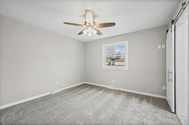 $264,900 | 805 Northwest Castle Drive, Blue Springs, MO 64015