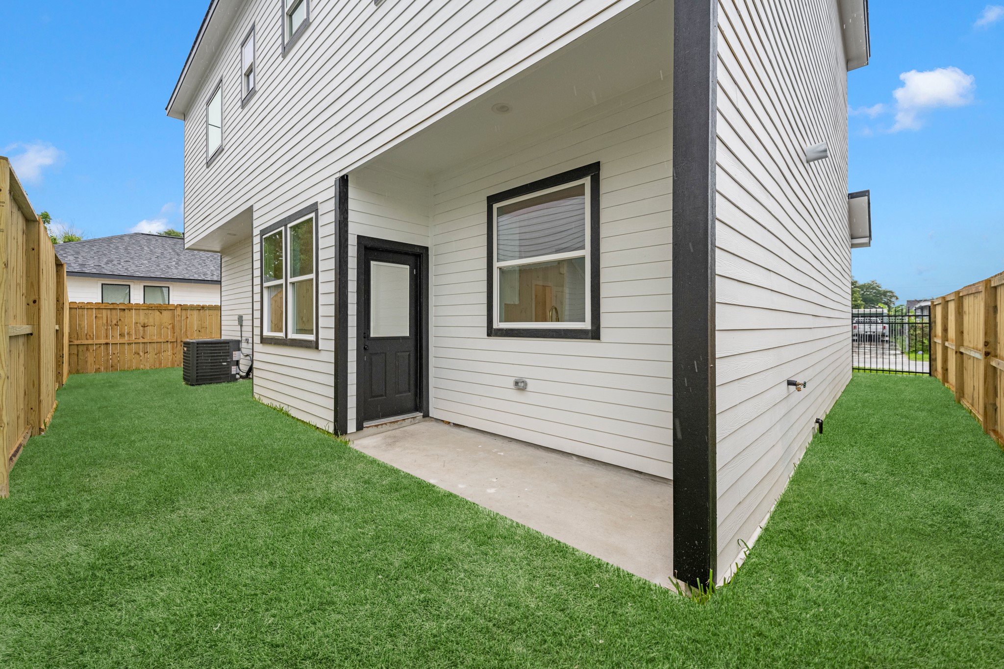 2348 Delafield Street Houston, TX 77023 - Photo 11 of 24