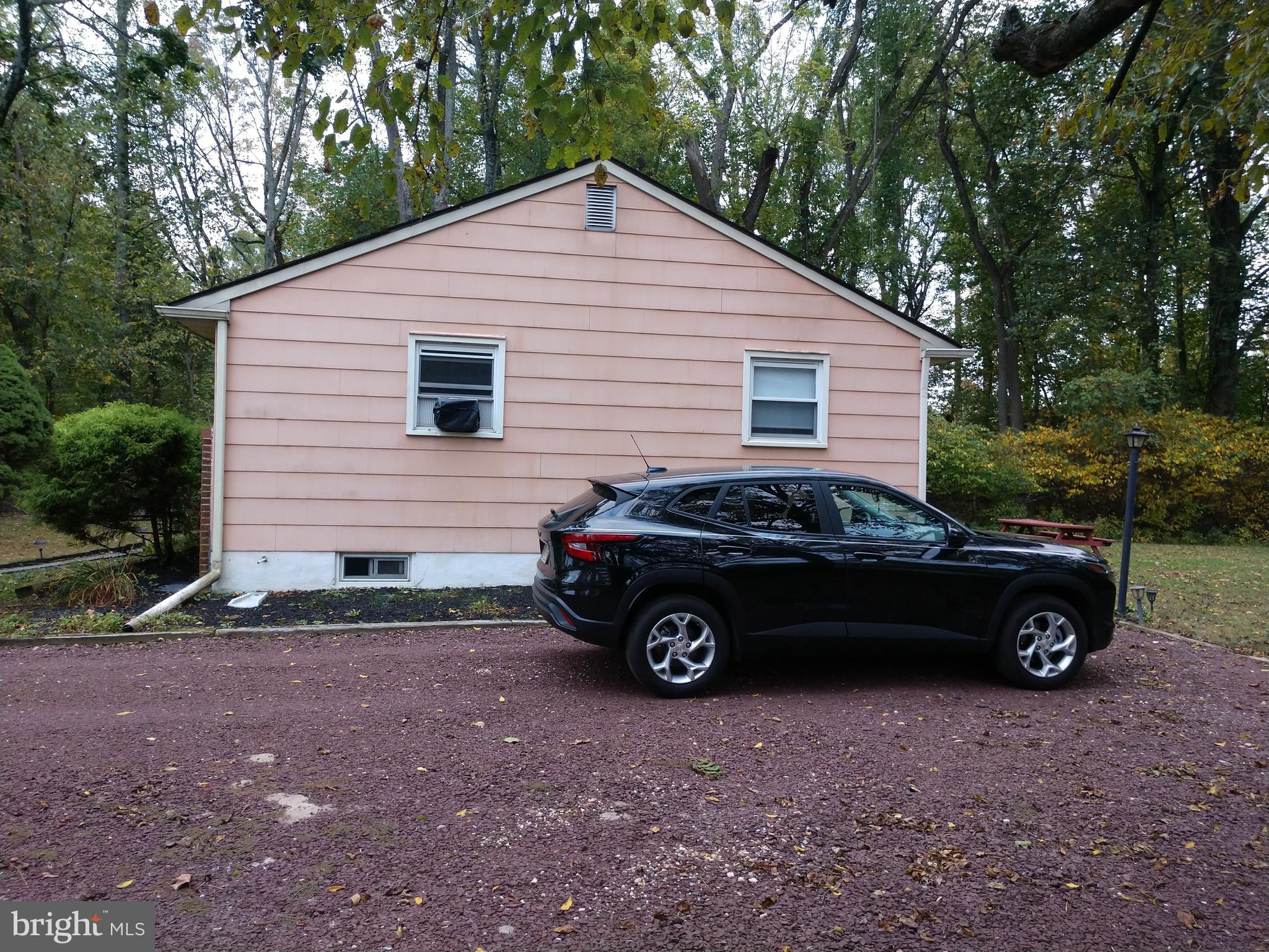 39 Spring Garden Street Lindenwold, NJ 08021 - Photo 2 of 15 Right side 0f house