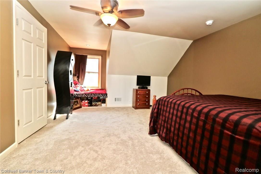 26840 Johns Road Wixom, MI 48393 - Photo 49 of 78 fullsizeoutput_661.jpeg