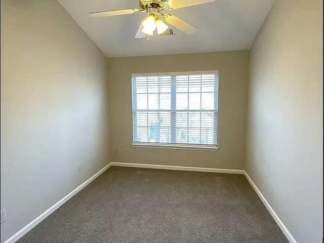 $258,500 | 661 Kenridge Drive, Suwanee, GA 30024