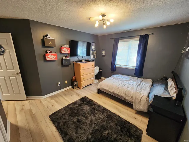 $499,995 | 501 South Riviera Lane, Yorktown, IN 47396