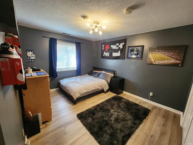 $499,995 | 501 South Riviera Lane, Yorktown, IN 47396