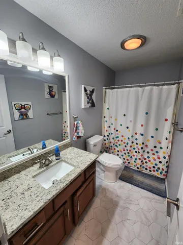 $499,995 | 501 South Riviera Lane, Yorktown, IN 47396