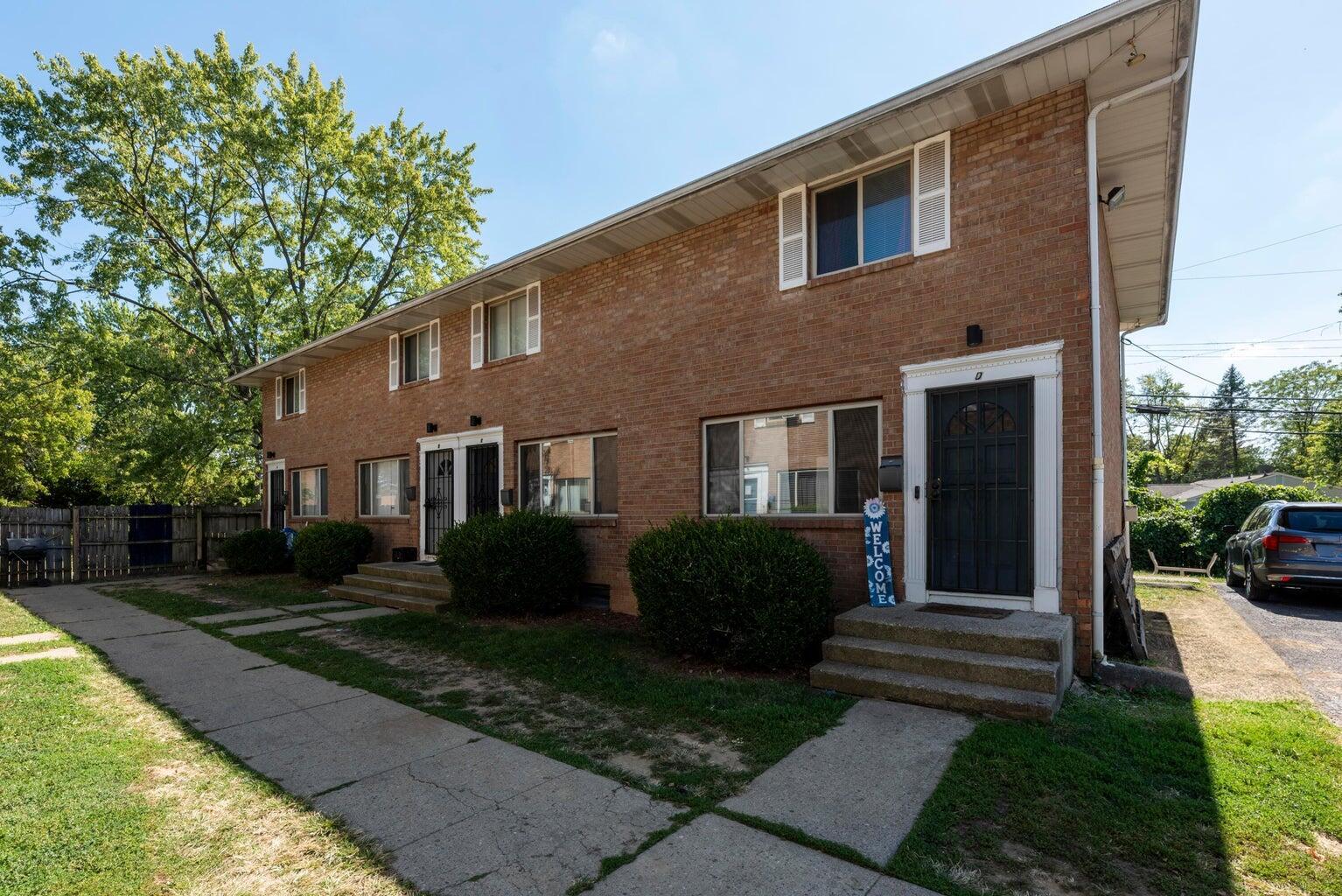 1759 Lonsdale Road, Unit C Columbus, OH 43232 - Photo 1 of 12 Lonsdale_1