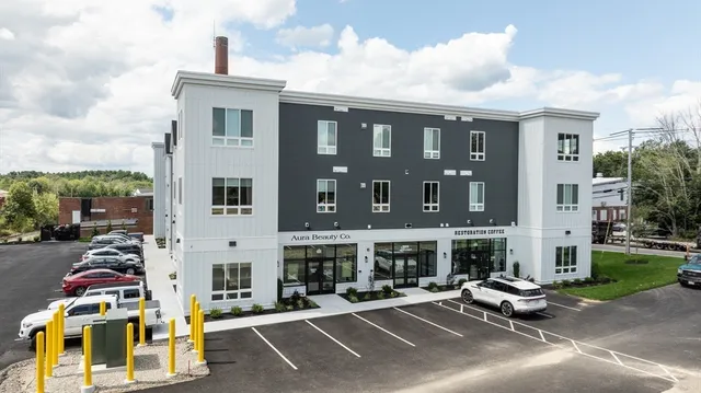 $2,500 | 999 Main Street, Unit 208, Hanson, MA 02341