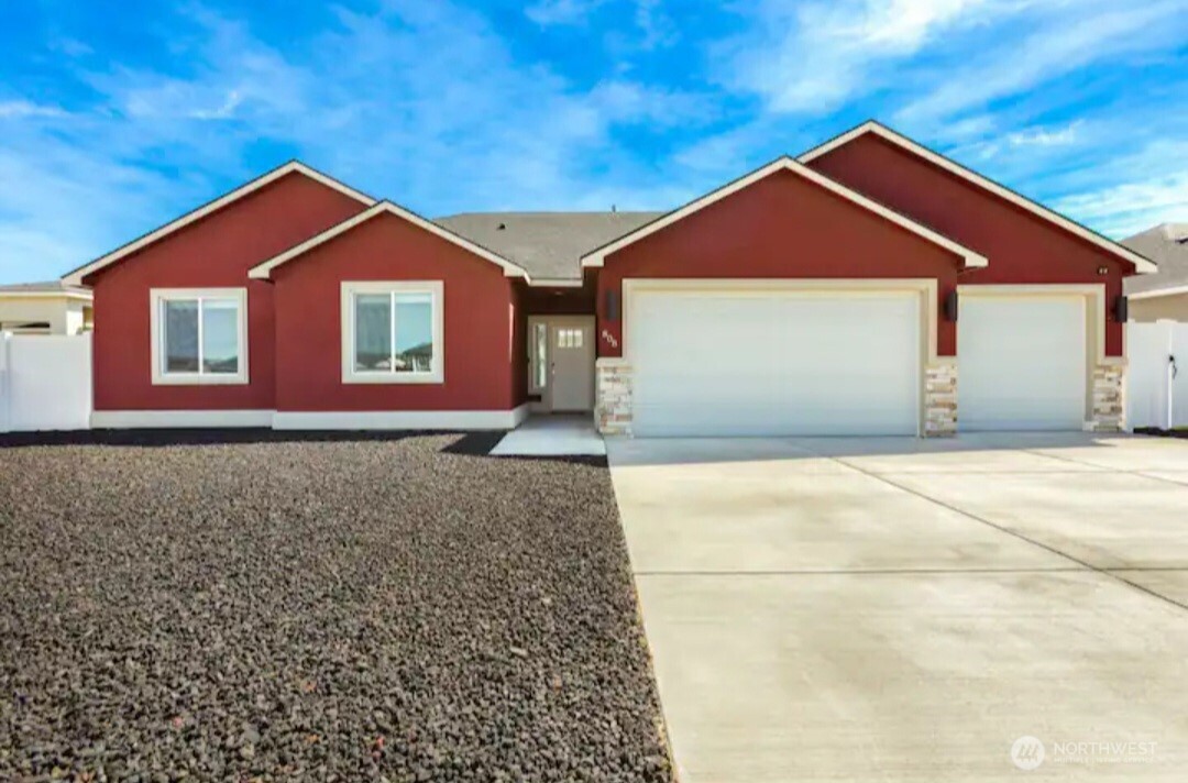 808 Q Street Southwest Quincy, WA 98848 - Photo 2 of 33