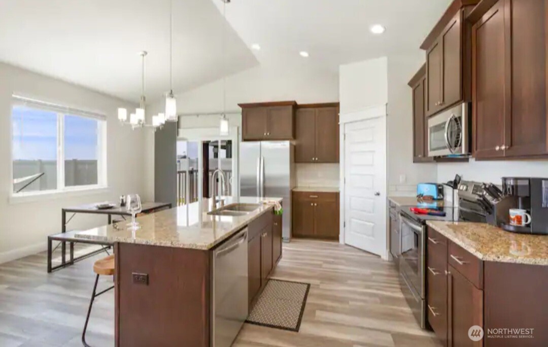 808 Q Street Southwest Quincy, WA 98848 - Photo 9 of 33