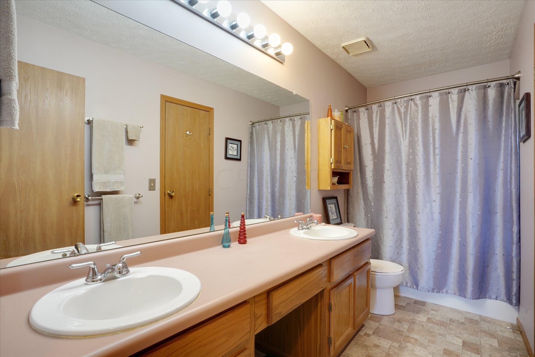 5441 Spring Hill Road Grove City, OH 43123 - Photo 16 of 31 Gallery Image 16