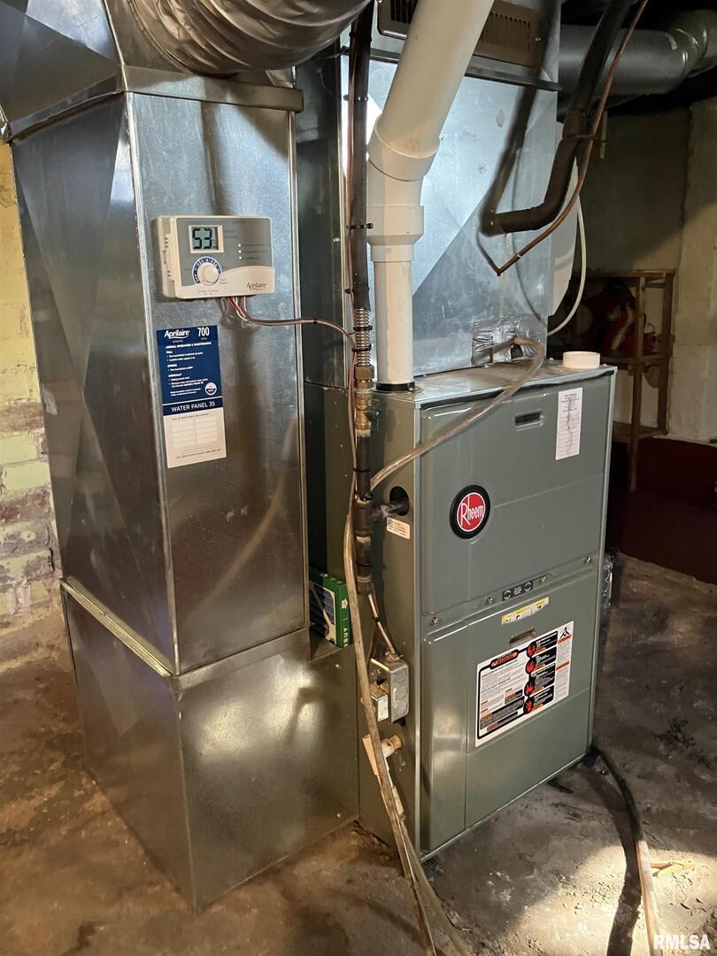 837 Beach Street Kewanee, IL 61443 - Photo 45 of 54 a view of water heater room