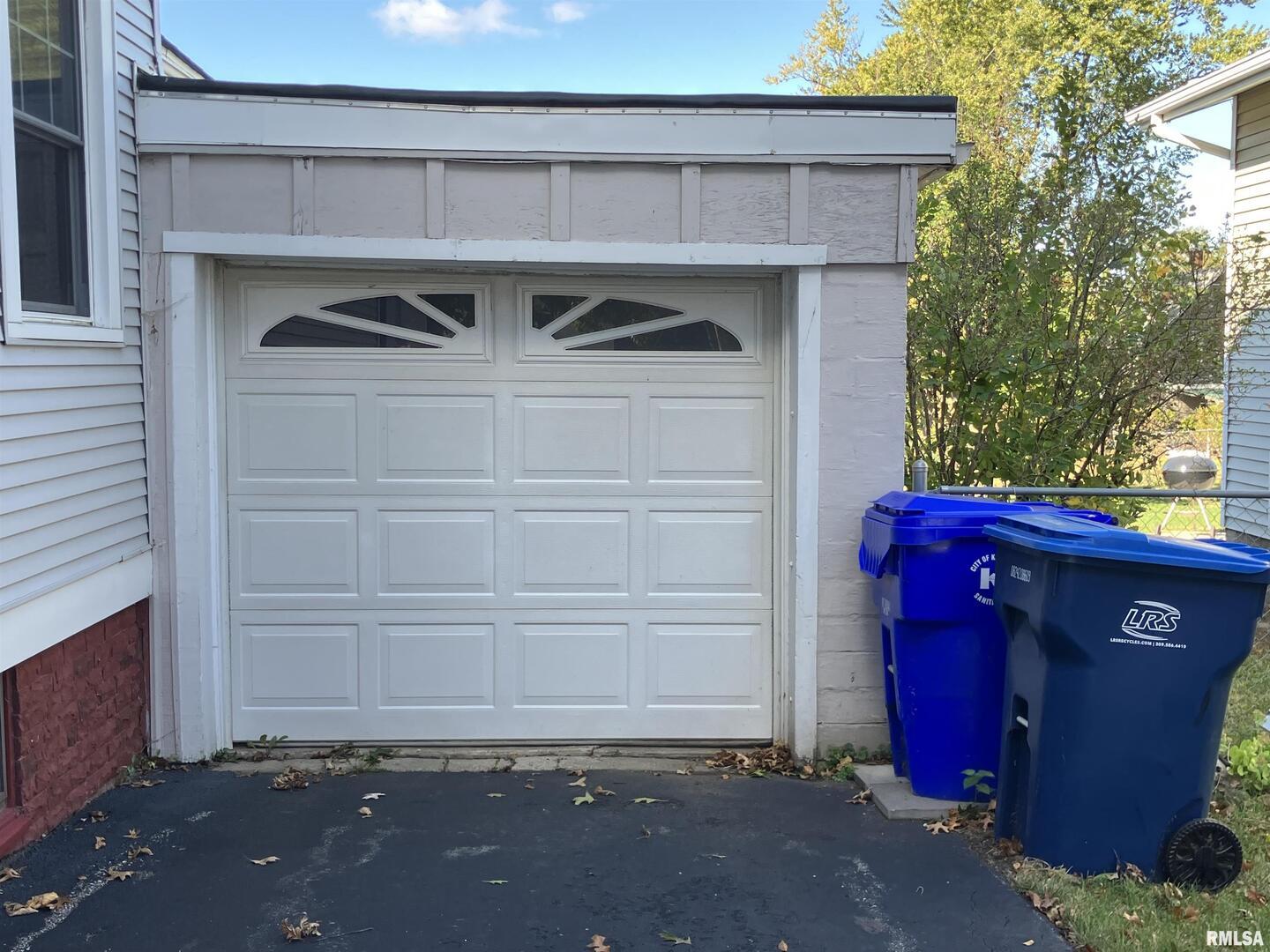 837 Beach Street Kewanee, IL 61443 - Photo 6 of 54 a view of entrance