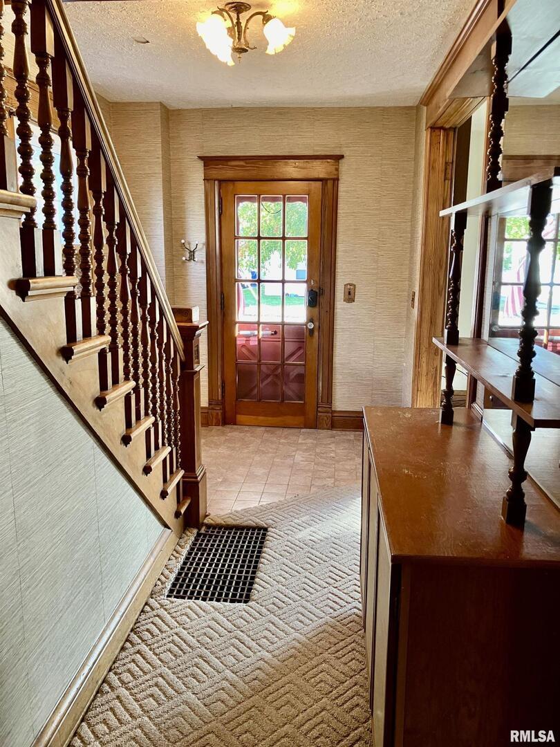 837 Beach Street Kewanee, IL 61443 - Photo 7 of 54 a view of gallery with wooden floor