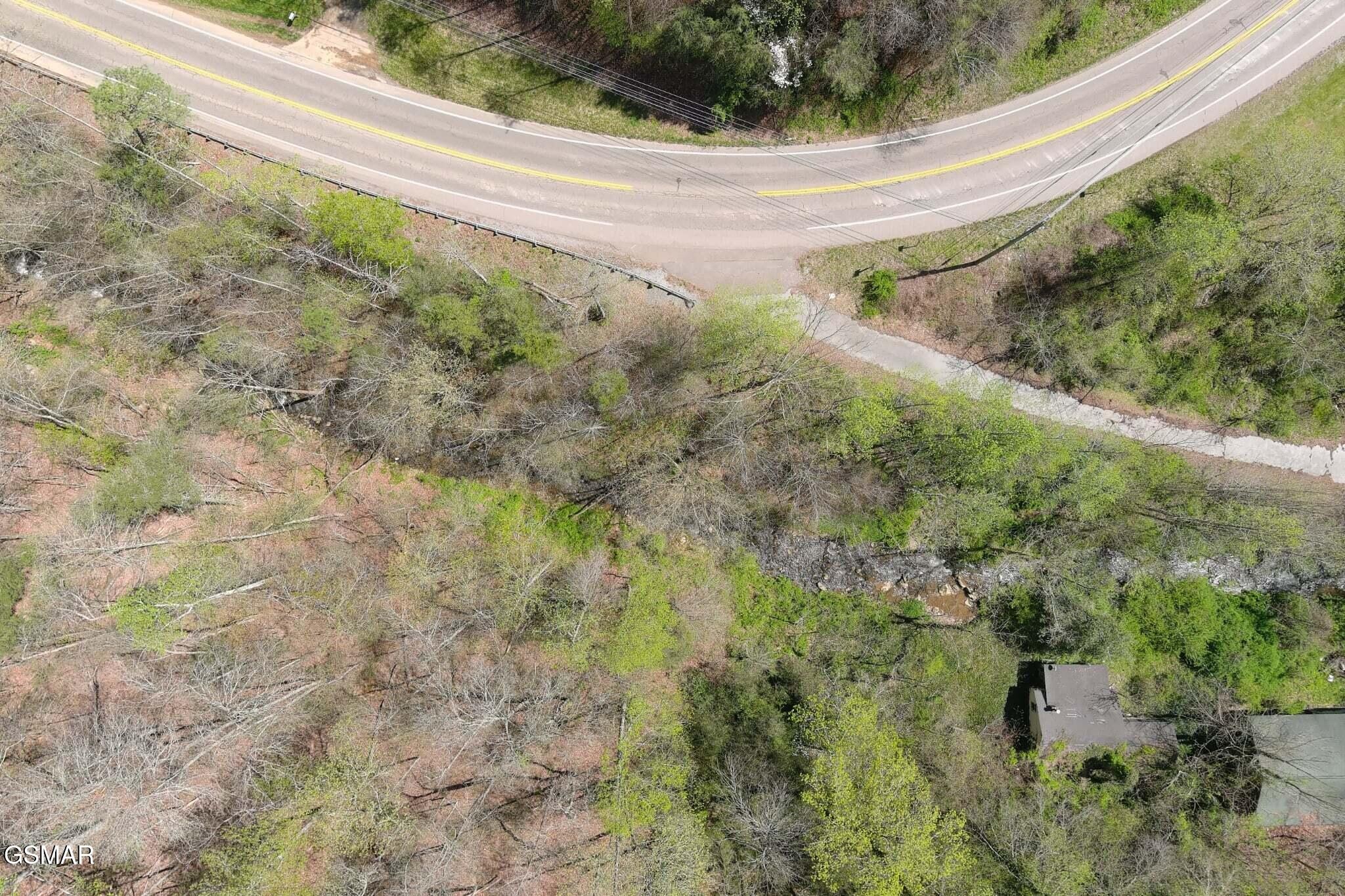 4246 Birds Creek Road Sevierville, TN 37876 - Photo 16 of 36 Gallery Image 16