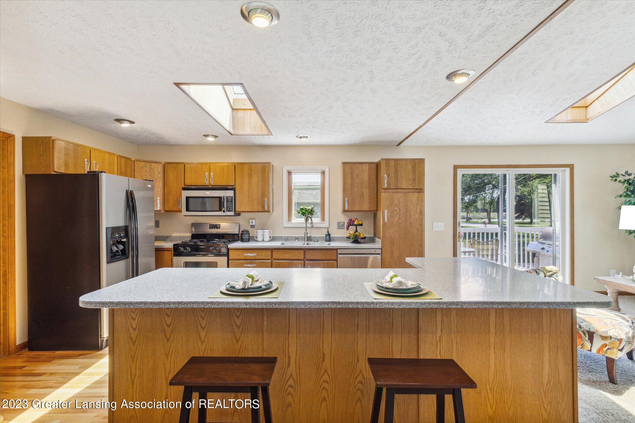 7866 East Greenfield Road Lansing, MI 48917 - Photo 12 of 50 Kitchen