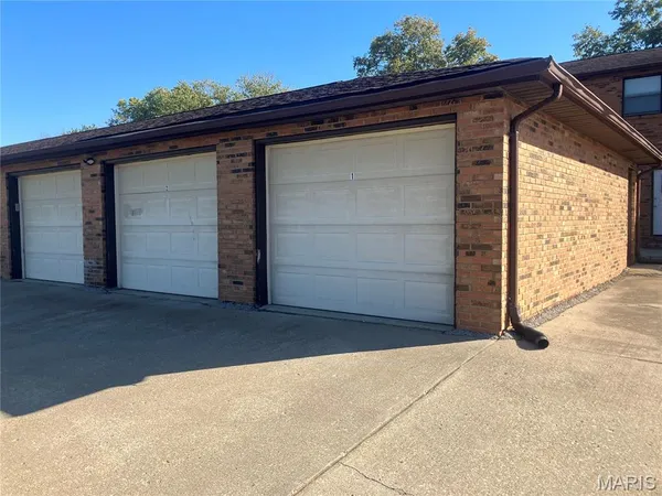$1,075 | 1009 Belle Valley Drive, Unit 2, Belleville, IL 62220