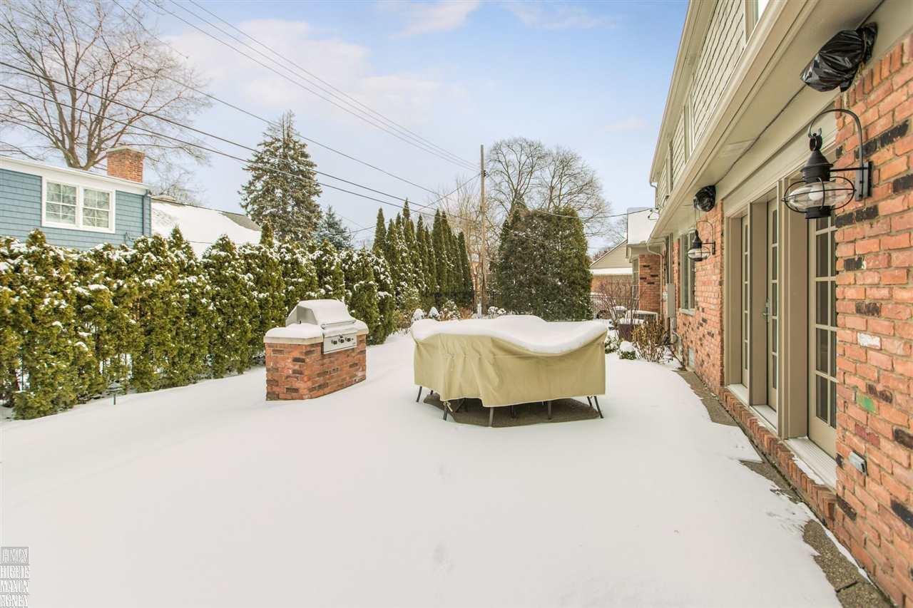 42 South Duval Road Grosse Pointe, MI 48236 - Photo 29 of 29 31340058-28.JPG