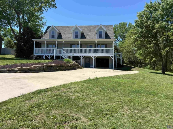 $345,000 | 1216 Seminole Drive, St. Marys, KS 66536