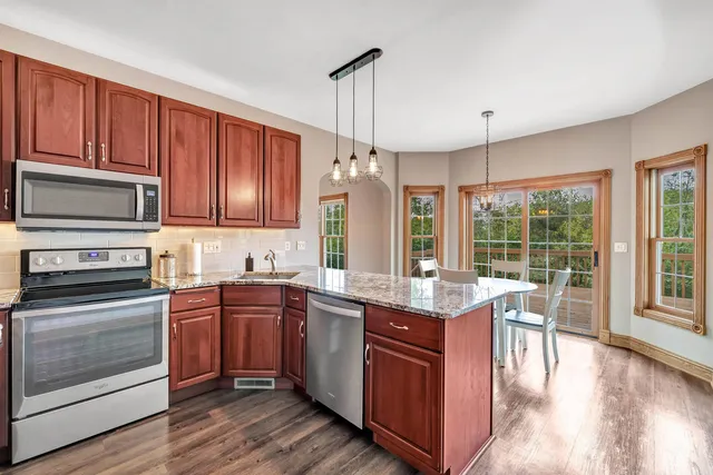 $524,555 | 1940 Renaissance Court, Green Bay, WI 54313