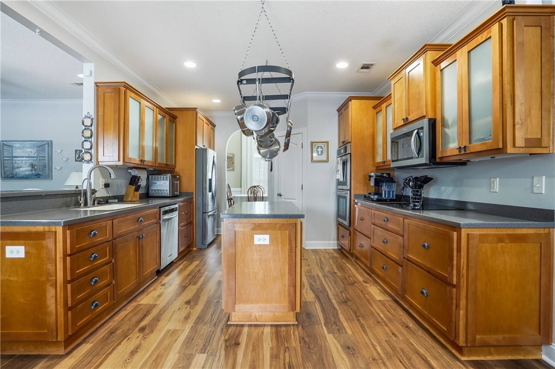 110 Old Wharf Road Brunswick, GA 31523 - Photo 9 of 79 Kitchen