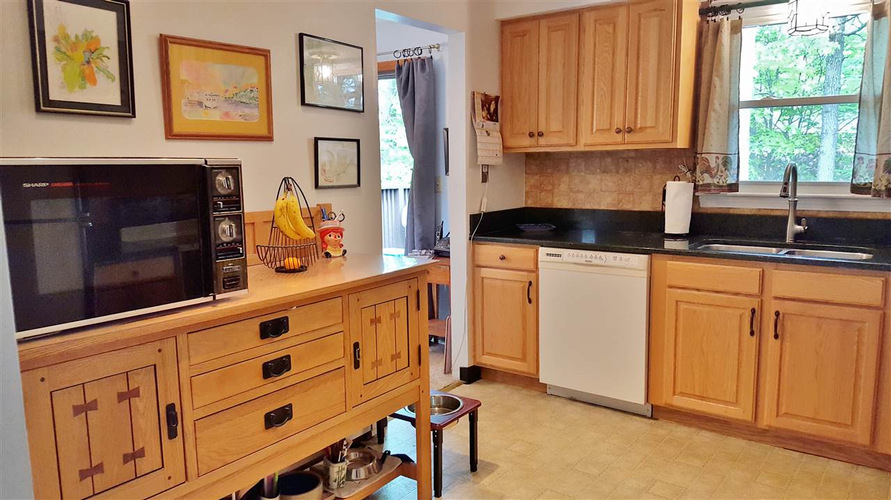 511 Pickering Street Manchester, NH 03104 - Photo 4 of 23 Gallery Image 4