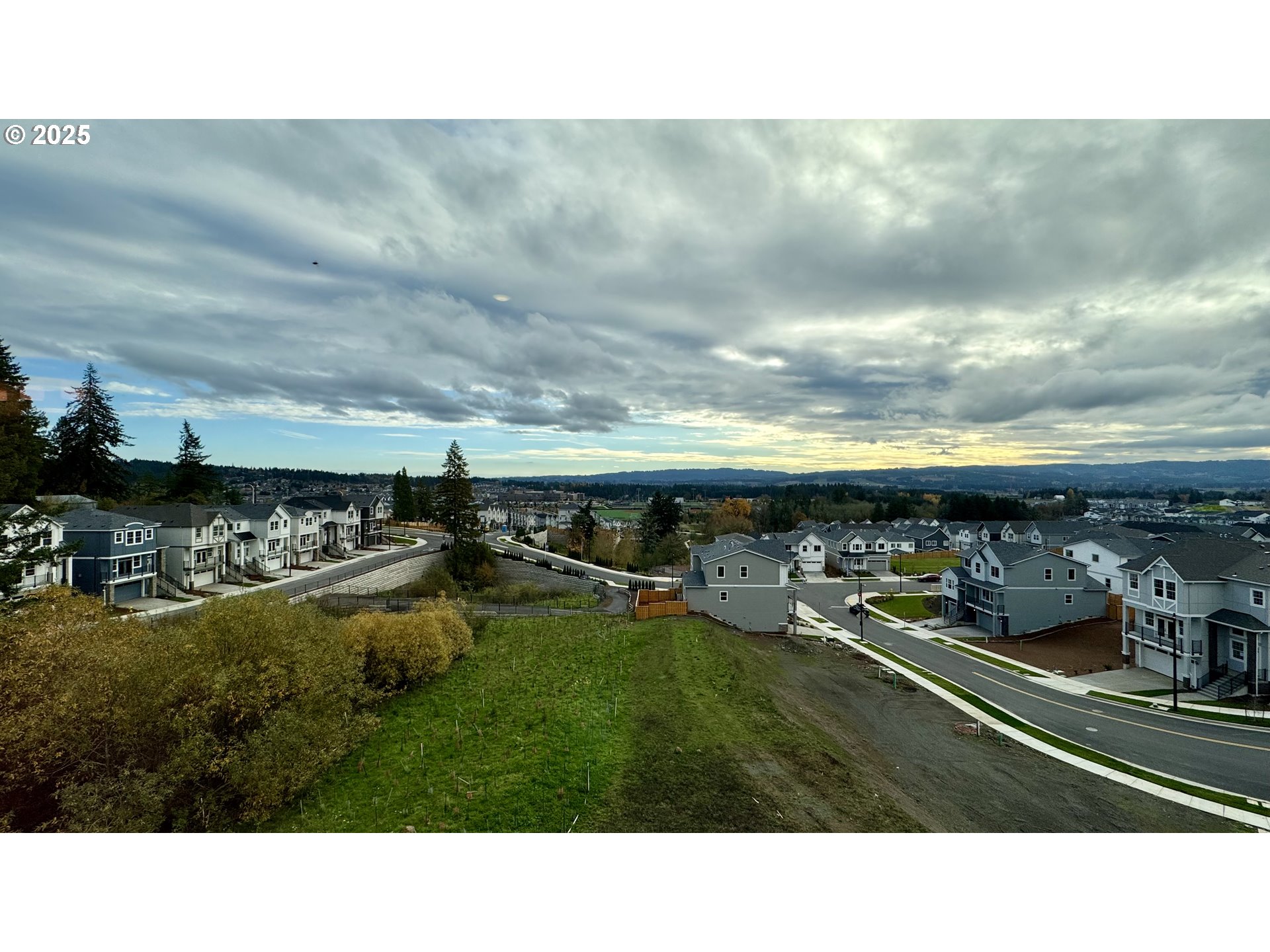 17614 Southwest Watchman Lane Beaverton, OR 97007 - Photo 21 of 36 a view of a terrace