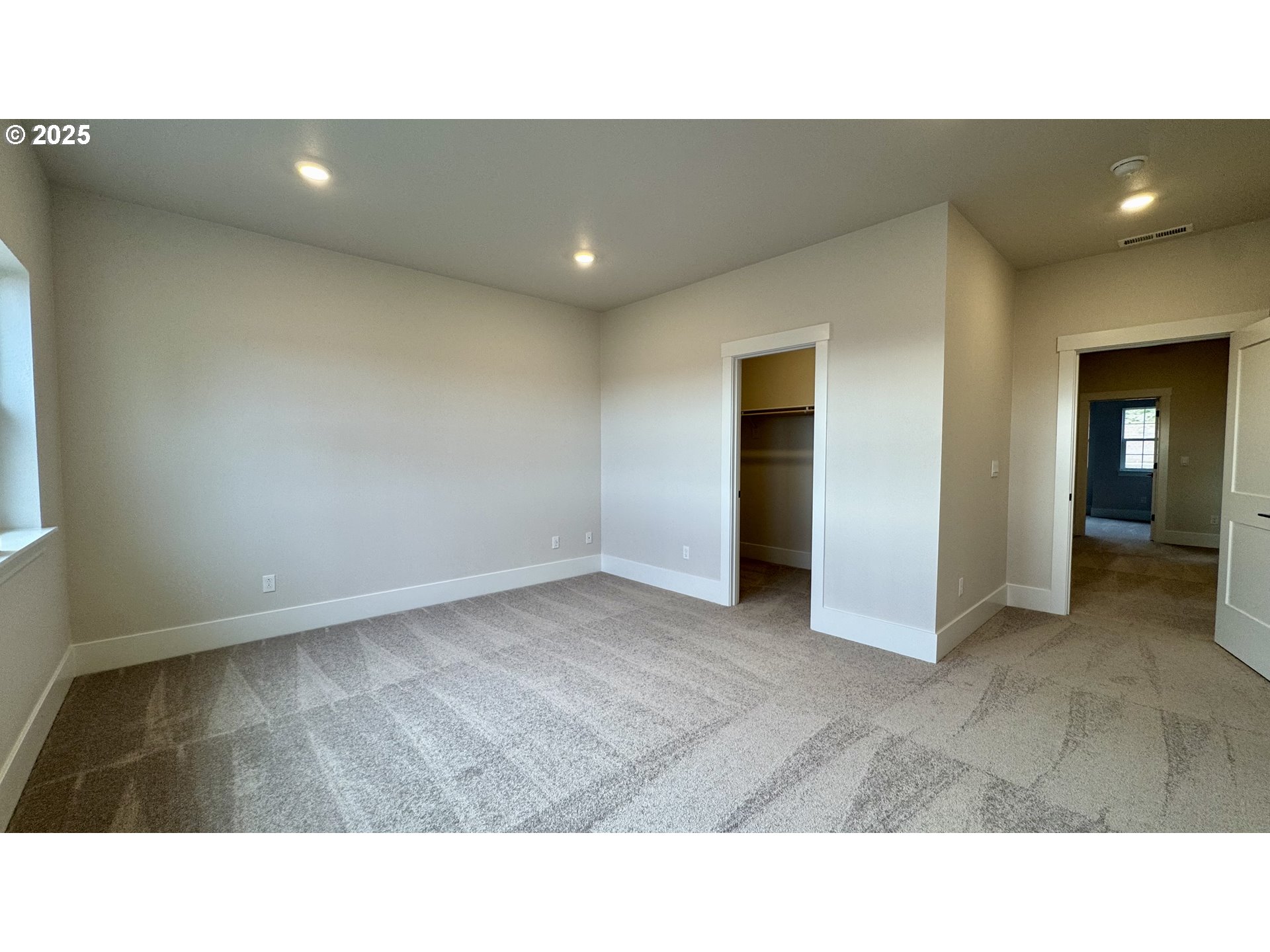 17614 Southwest Watchman Lane Beaverton, OR 97007 - Photo 22 of 36 a open hall with a outdoor space
