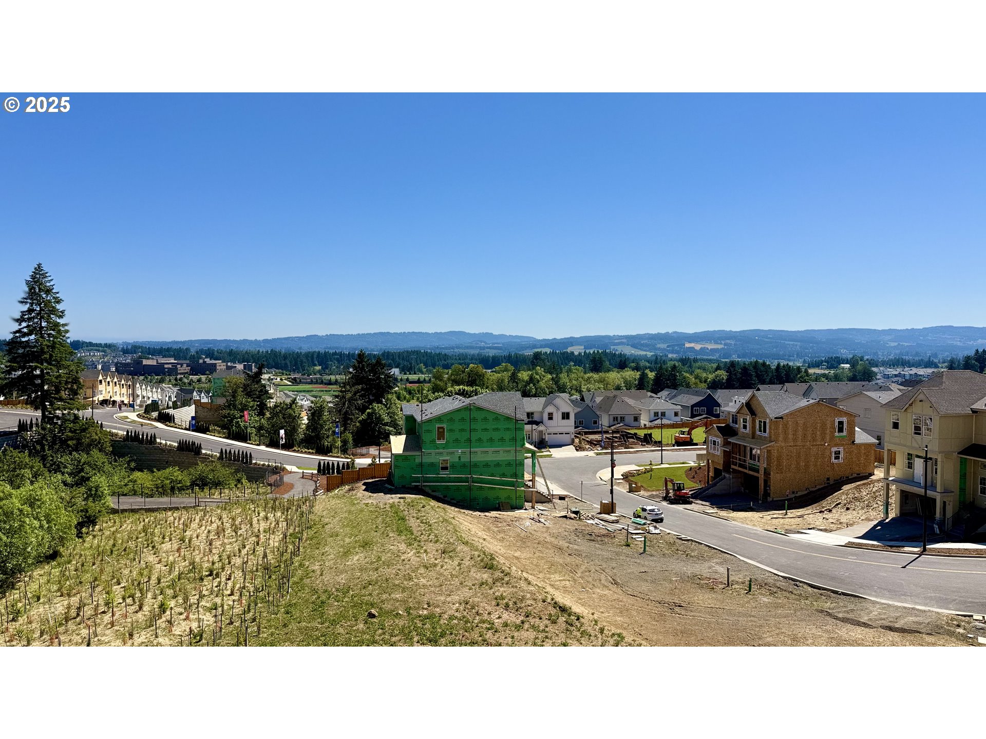 17614 Southwest Watchman Lane Beaverton, OR 97007 - Photo 3 of 36 a picture of a living room and city view