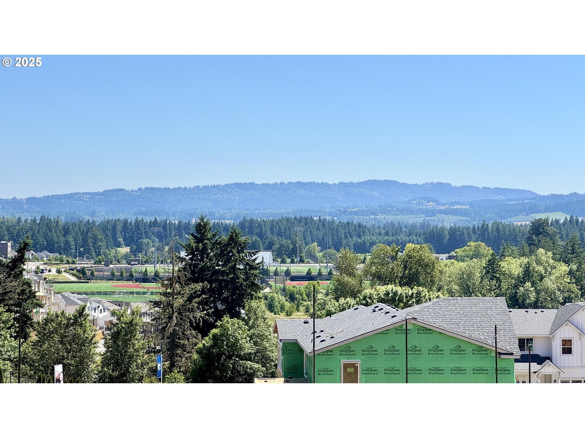 17614 Southwest Watchman Lane Beaverton, OR 97007 - Photo 4 of 36 a balcony with furniture and a garden