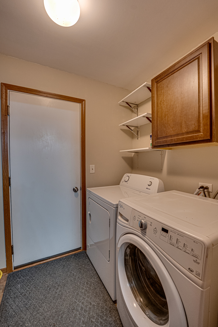 3904 Preston Drive Yorkville, IL 60560 - Photo 12 of 25 a utility room with dryer and washer